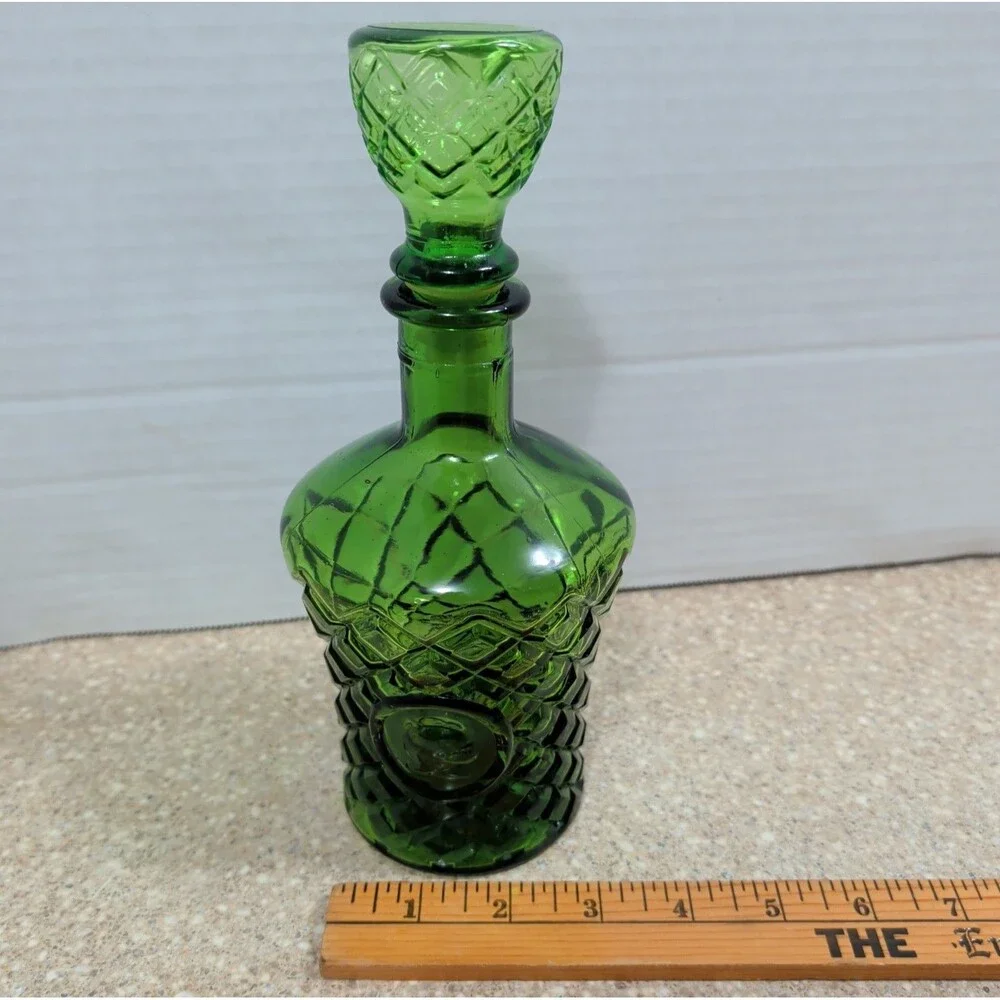 Vintage Green Glass Decanter Diamond Pattern Made in Taiwan 9